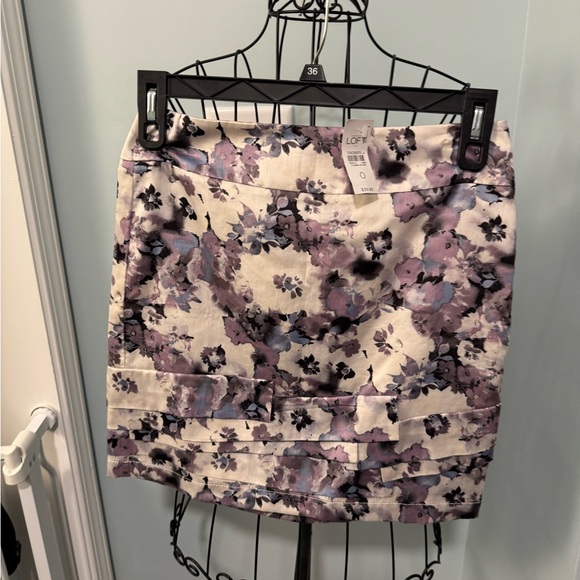 LOFT Dresses & Skirts - New Ann Taylor Loft Cream Purple Floral Women’s Misses Mini Skirt Size 0